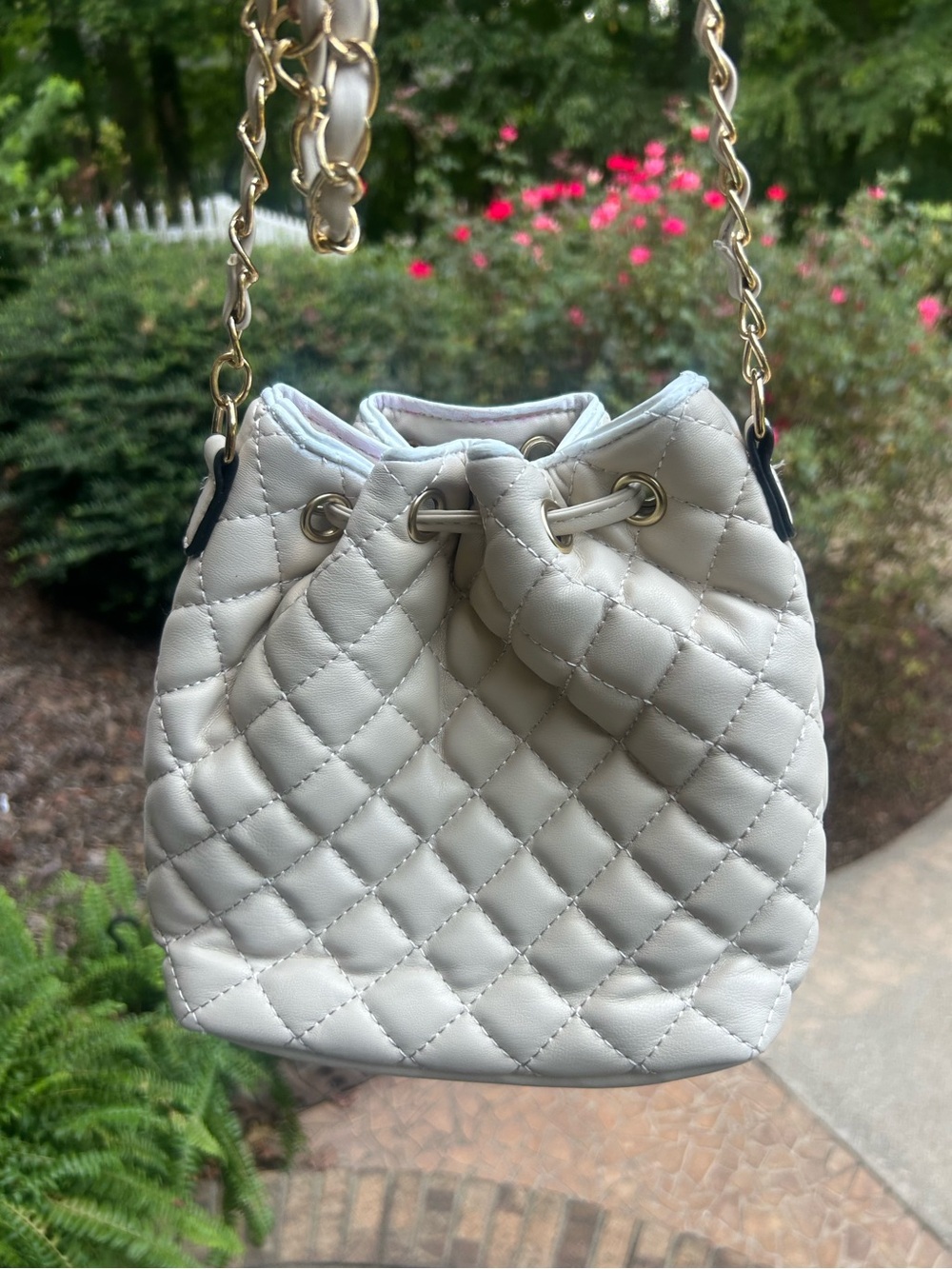 Ivory Quilted Bucket Bag Gold Chain Pink Rhinestone Custom Detail Shoulder Purse - Picture 2 of 5